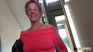 Rough Anal-sex increased by Squirting Non-Standard thusly cougar mom